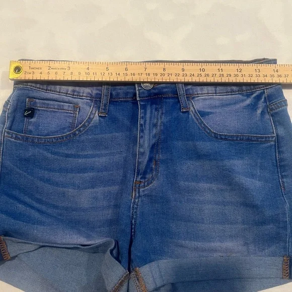 Kancan Estilo Denim Shorts Stretch Size 28 EUC - Picture 3 of 6